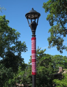 20140707_Moscow-Library-yarn-bombing_misc-artists_042_jah_web